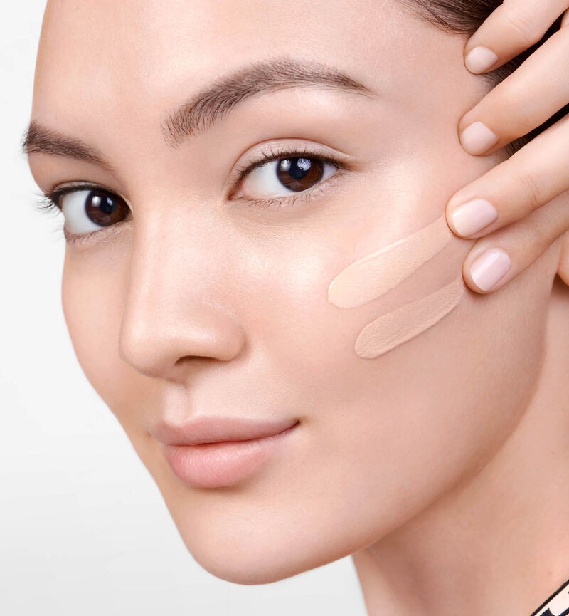 DIOR PRESTIGE LIGHT-IN-WHITE LE PROTECTEUR UV MINÉRAL BB SPF 50+ PA++++