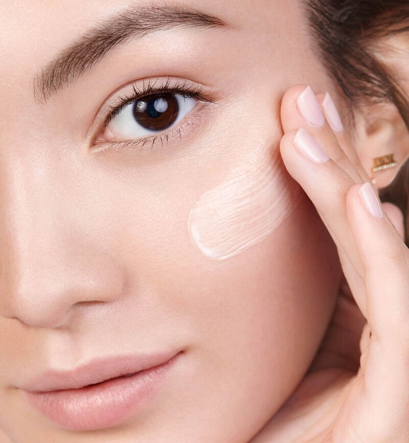DIOR PRESTIGE LIGHT-IN-WHITE L'ÉMULSION LUMIÈRE